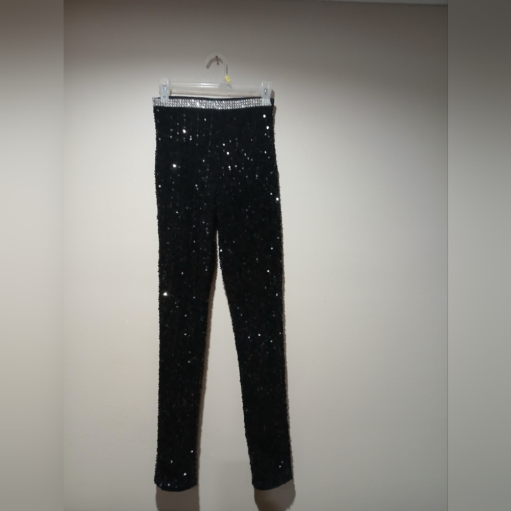 Final 10.00/ Forever 21 Black Sequin Women's Leggins Sz. XS Black .